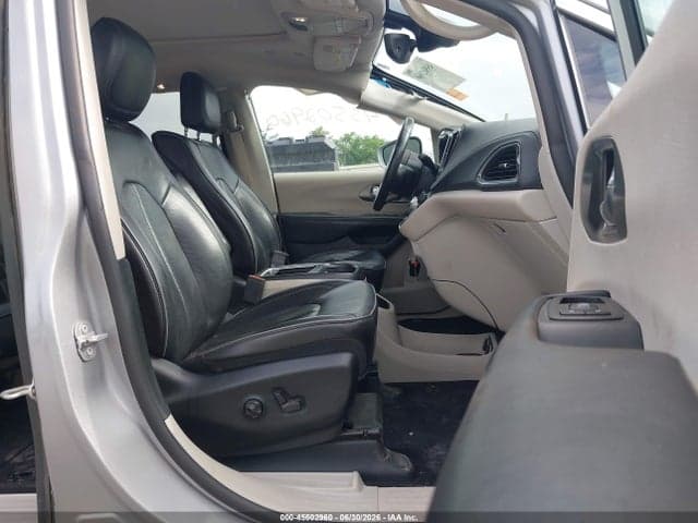 2019 CHRYSLER PACIFICA LIMITED 5