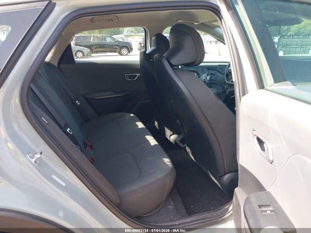 2025 KIA K4 LXS 8