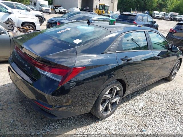 2023 HYUNDAI ELANTRA SEL 4