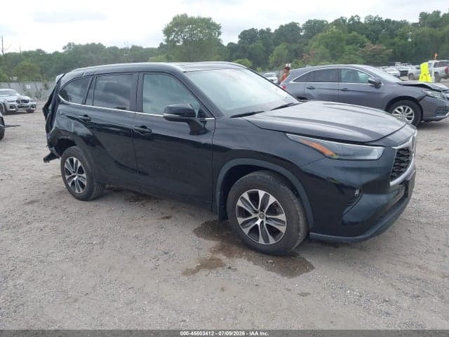 2023 TOYOTA HIGHLANDER XLE 1