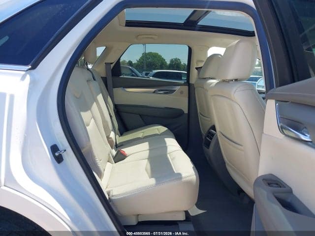 2017 CADILLAC XT5 LUXURY 8