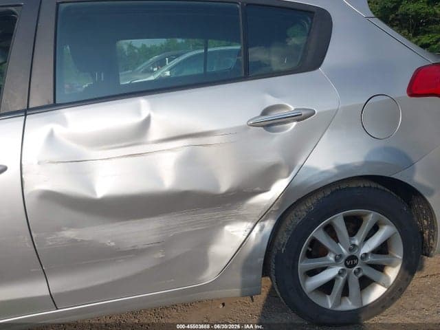 2017 KIA FORTE LX 6