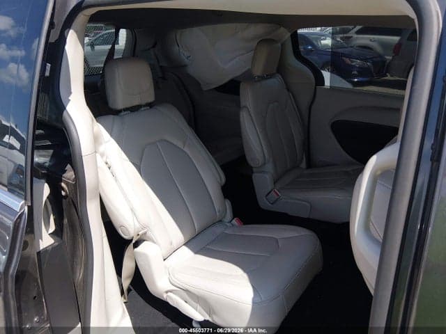 2021 CHRYSLER VOYAGER LXI 8