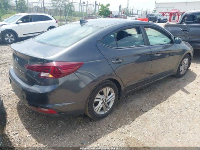 2020 HYUNDAI ELANTRA SEL 4