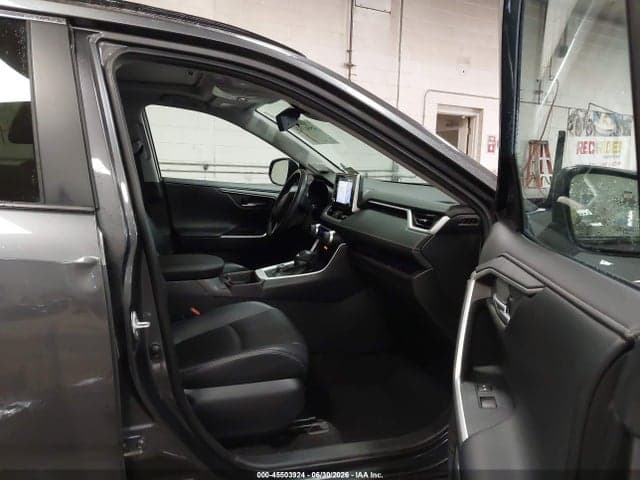 2020 TOYOTA RAV4 LIMITED 5