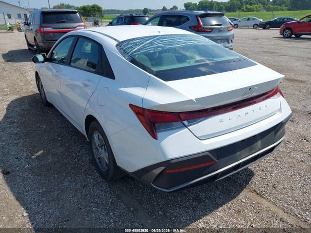 2025 HYUNDAI ELANTRA SE 3