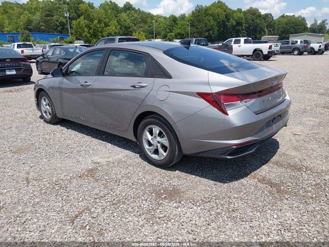 2023 HYUNDAI ELANTRA SE 3