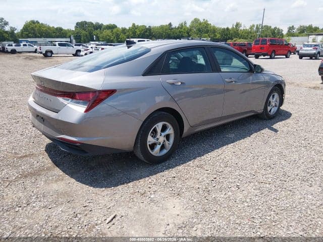 2023 HYUNDAI ELANTRA SE 4
