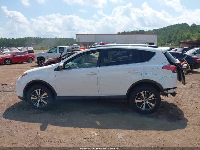 2017 TOYOTA RAV4 XLE 15