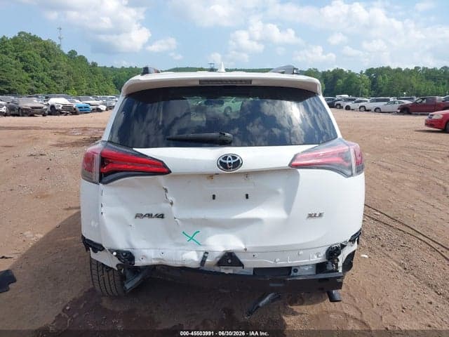 2017 TOYOTA RAV4 XLE 17