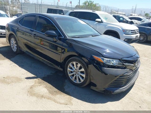 2018 TOYOTA CAMRY LE 1