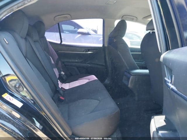2018 TOYOTA CAMRY LE 8
