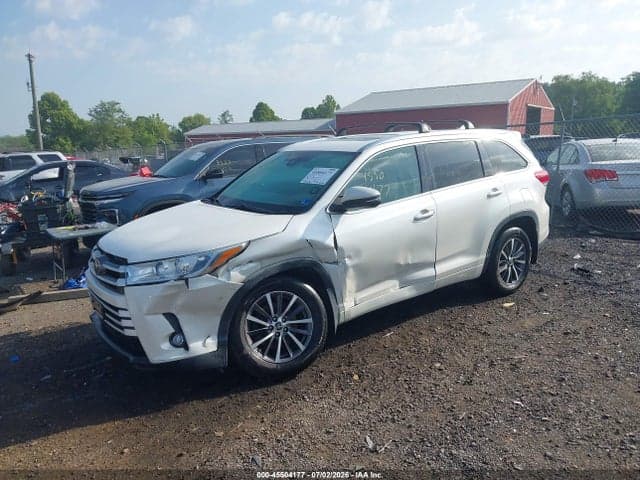 2017 TOYOTA HIGHLANDER XLE 2