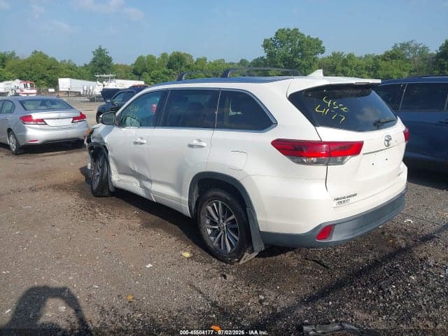 2017 TOYOTA HIGHLANDER XLE 3