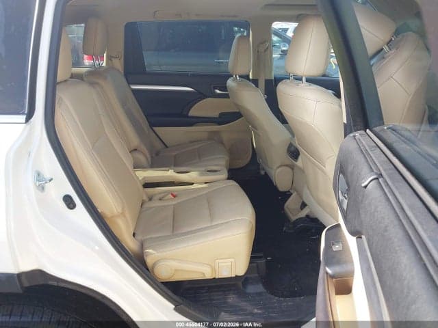 2017 TOYOTA HIGHLANDER XLE 8