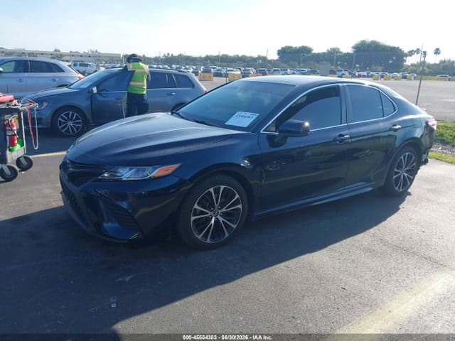 2020 TOYOTA CAMRY SE 2