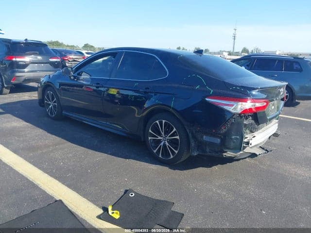 2020 TOYOTA CAMRY SE 3