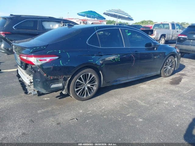 2020 TOYOTA CAMRY SE 4