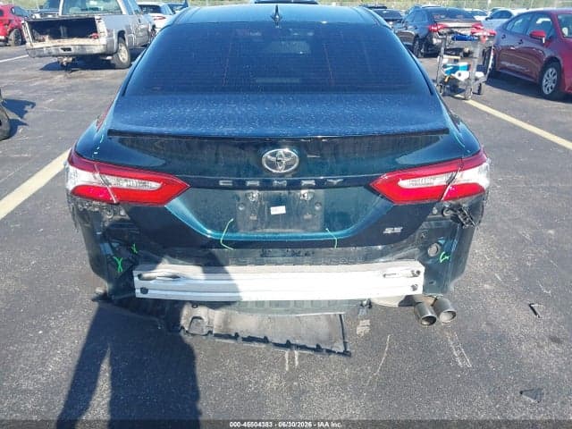 2020 TOYOTA CAMRY SE 6
