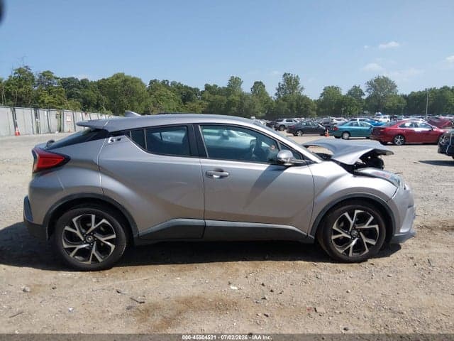 2018 TOYOTA C-HR XLE 13