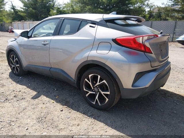 2018 TOYOTA C-HR XLE 3
