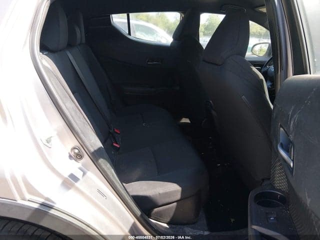 2018 TOYOTA C-HR XLE 8