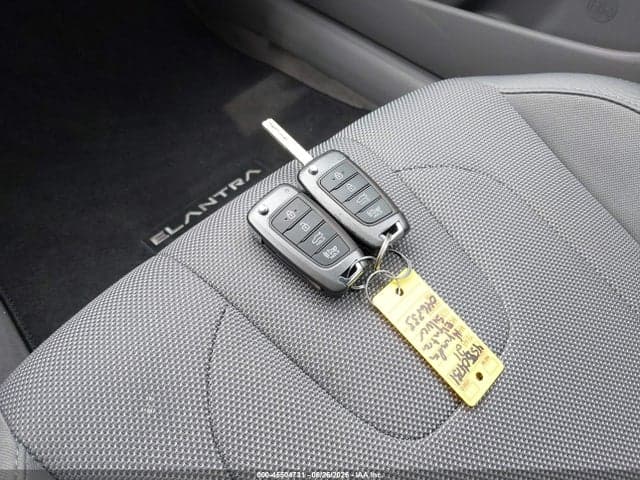 2021 HYUNDAI ELANTRA SE 11