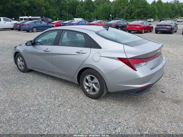 2021 HYUNDAI ELANTRA SE 3