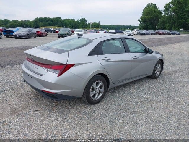 2021 HYUNDAI ELANTRA SE 4