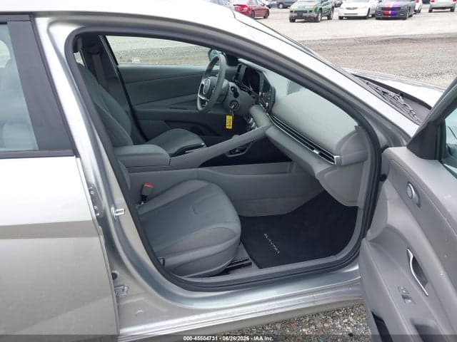 2021 HYUNDAI ELANTRA SE 5