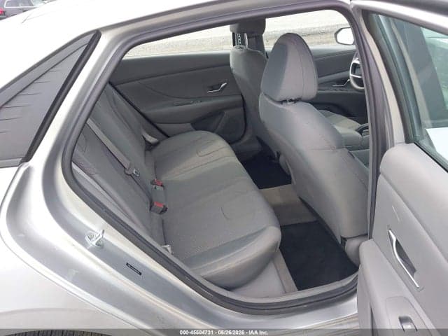 2021 HYUNDAI ELANTRA SE 8