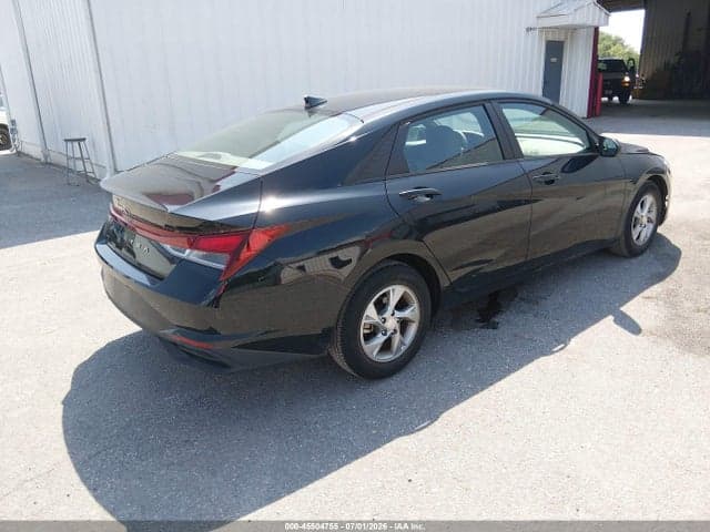 2021 HYUNDAI ELANTRA SE 4