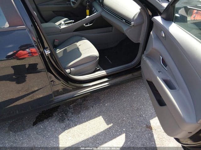 2021 HYUNDAI ELANTRA SE 5