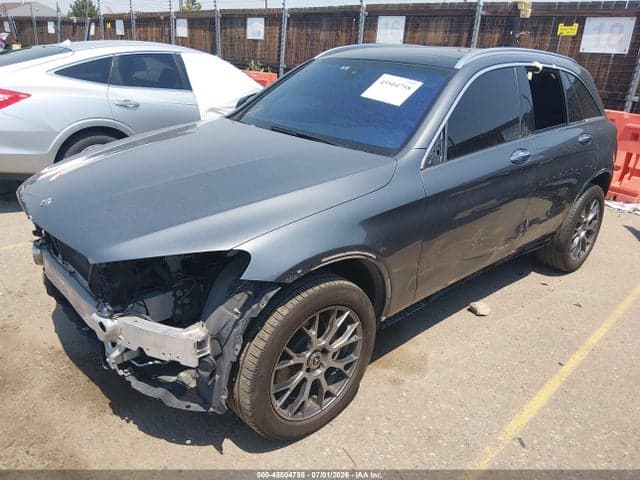 2018 MERCEDES-BENZ GLC 300 4MATIC 2