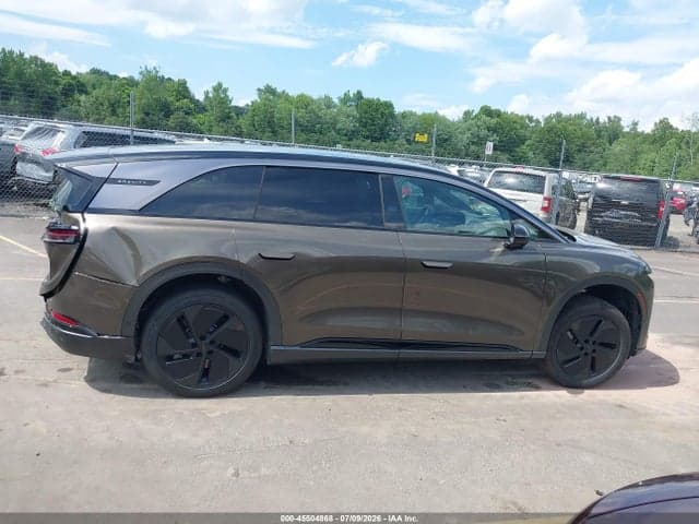 2026 LUCID GRAVITY GRAND TOURING 12