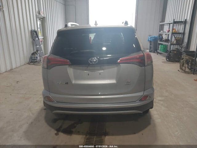 2018 TOYOTA RAV4 SE 17