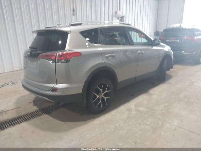 2018 TOYOTA RAV4 SE 4