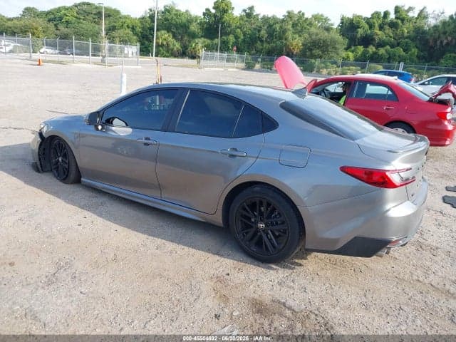 2025 TOYOTA CAMRY SE 3