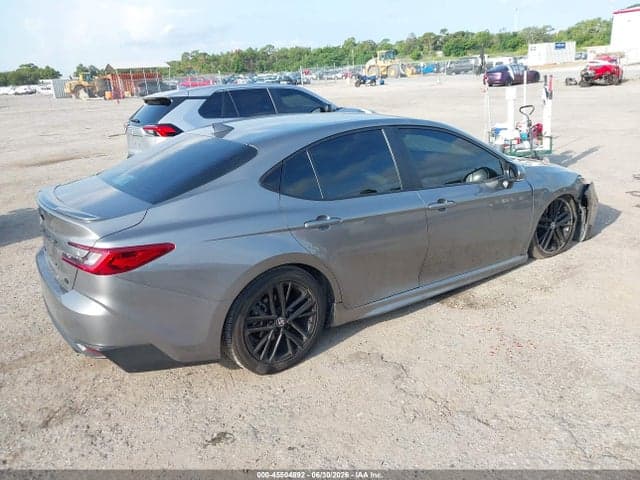 2025 TOYOTA CAMRY SE 4
