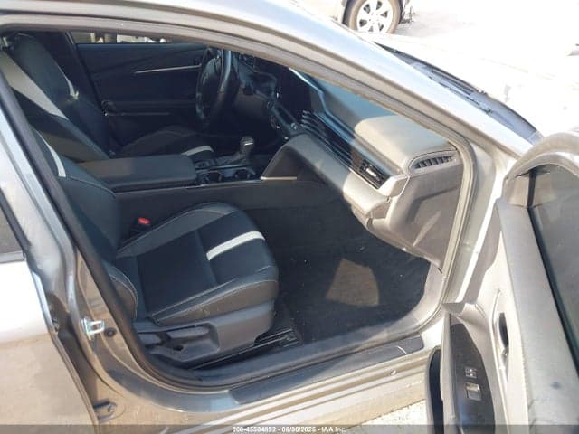 2025 TOYOTA CAMRY SE 5