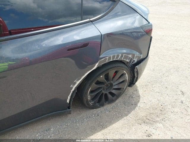 2022 TESLA MODEL Y PERFORMANCE DUAL MOTOR ALL-WHEEL DRIVE 19