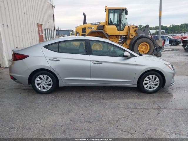 2020 HYUNDAI ELANTRA SE 16