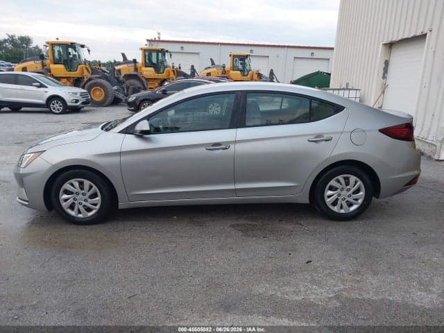 2020 HYUNDAI ELANTRA SE 17