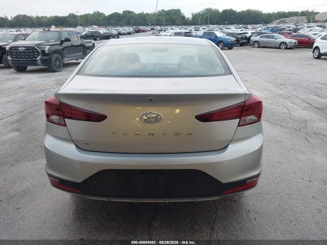 2020 HYUNDAI ELANTRA SE 19