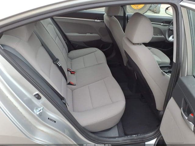 2020 HYUNDAI ELANTRA SE 8