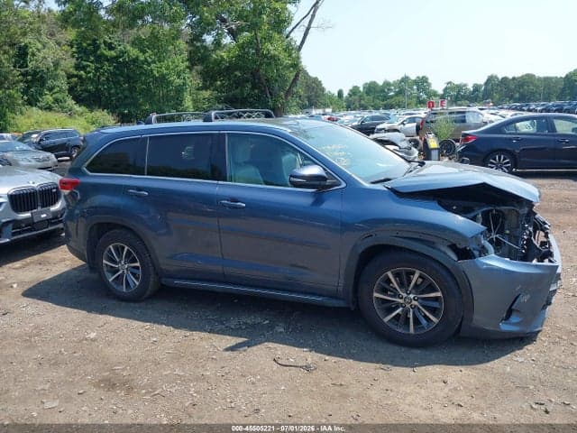 2017 TOYOTA HIGHLANDER XLE 13