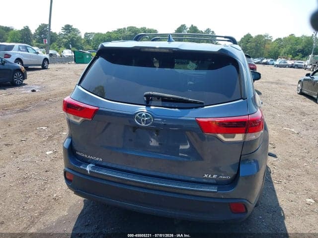 2017 TOYOTA HIGHLANDER XLE 16
