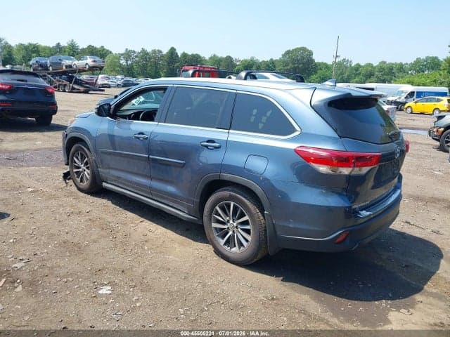 2017 TOYOTA HIGHLANDER XLE 3