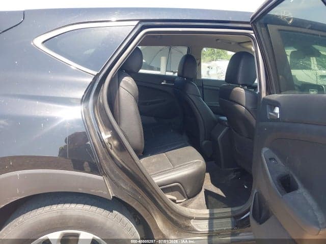 2021 HYUNDAI TUCSON SE 8