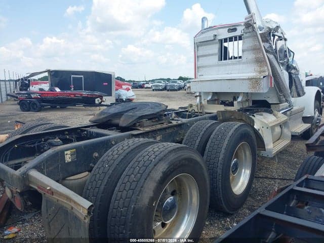 2018 PETERBILT 389 4